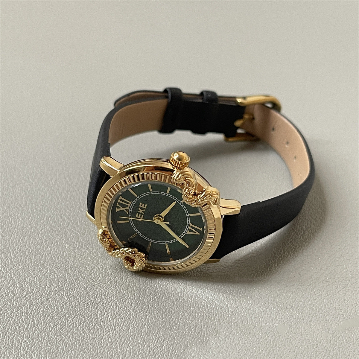 IEKE Roman Pattern Mid-ancient Belt Watch Women's Classic Design